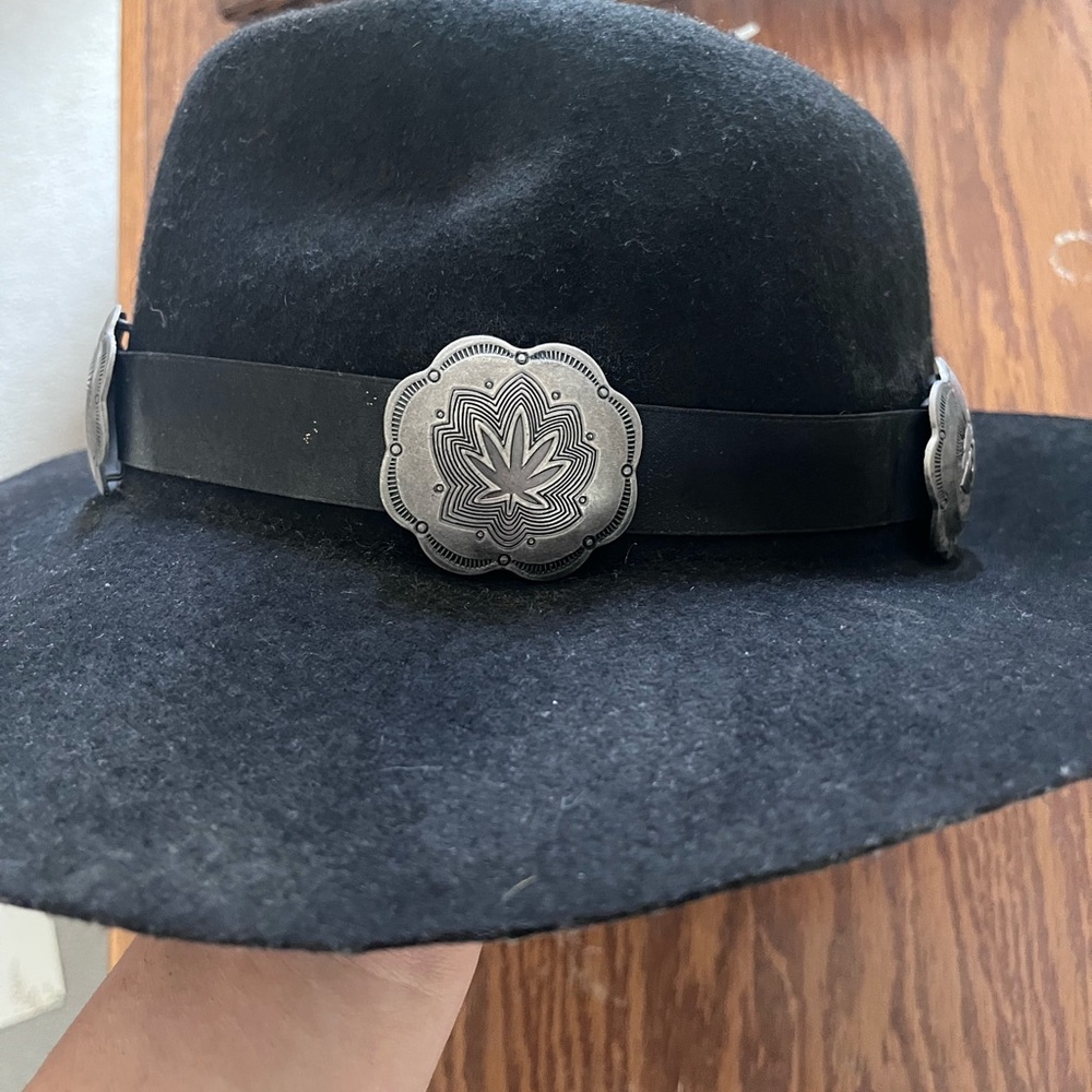 UNIF Black and Silver Western Hat - Picture 3 of 9